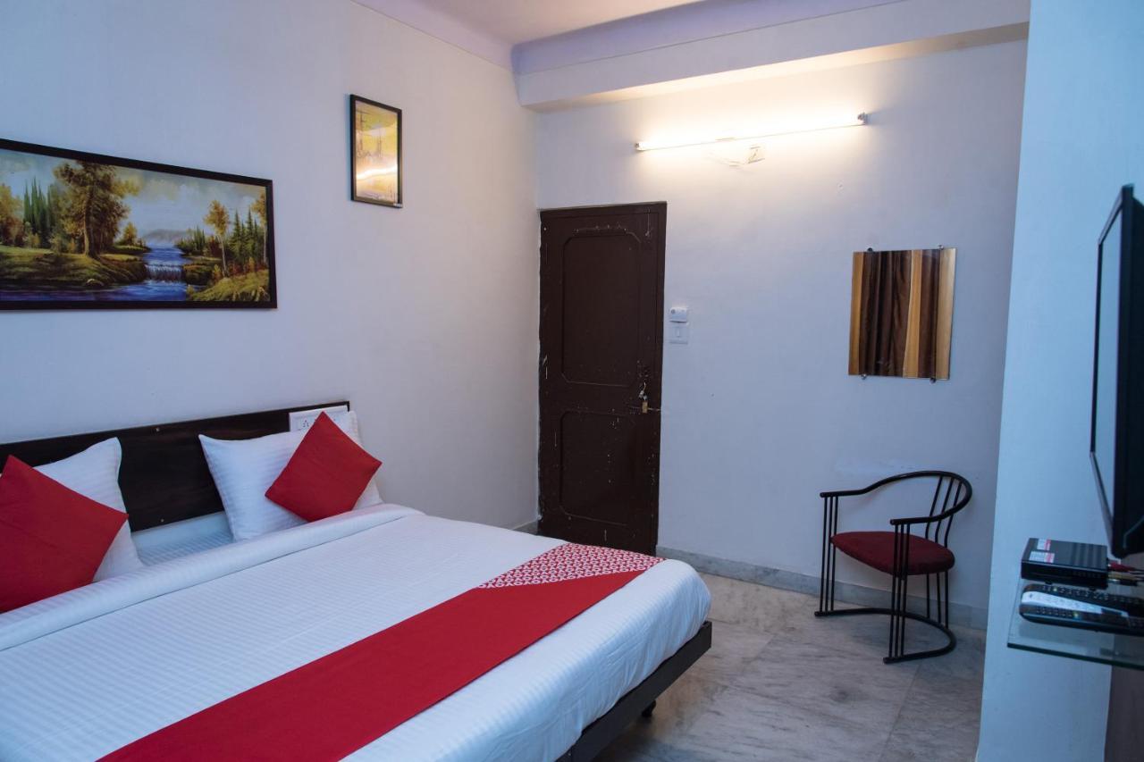 Oyo 14118 Hotel Kalika Palace Удайпур Экстерьер фото